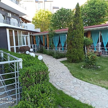 Danita Apartments & Diva Restaurant Bbq&Pool Bar Varna Extérieur photo