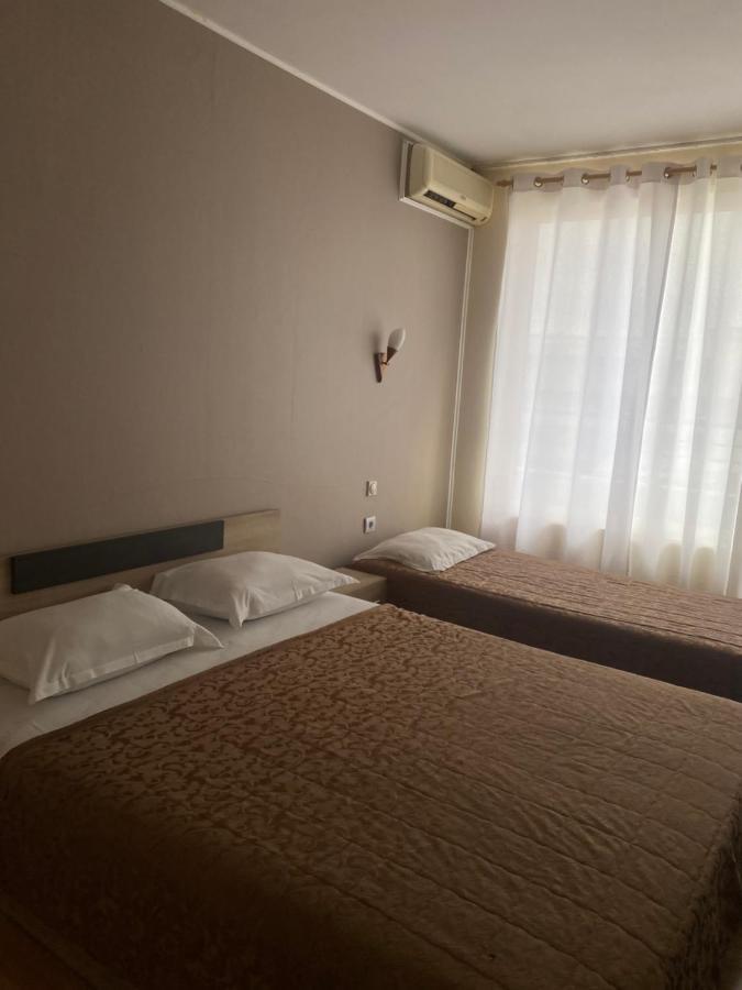 Danita Apartments & Diva Restaurant Bbq&Pool Bar Varna Extérieur photo