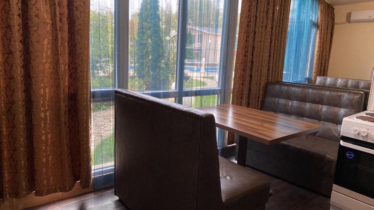 Danita Apartments & Diva Restaurant Bbq&Pool Bar Varna Extérieur photo