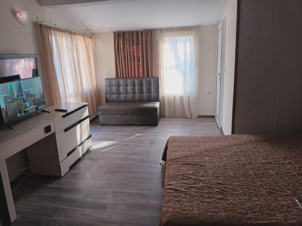 Danita Apartments & Diva Restaurant Bbq&Pool Bar Varna Extérieur photo