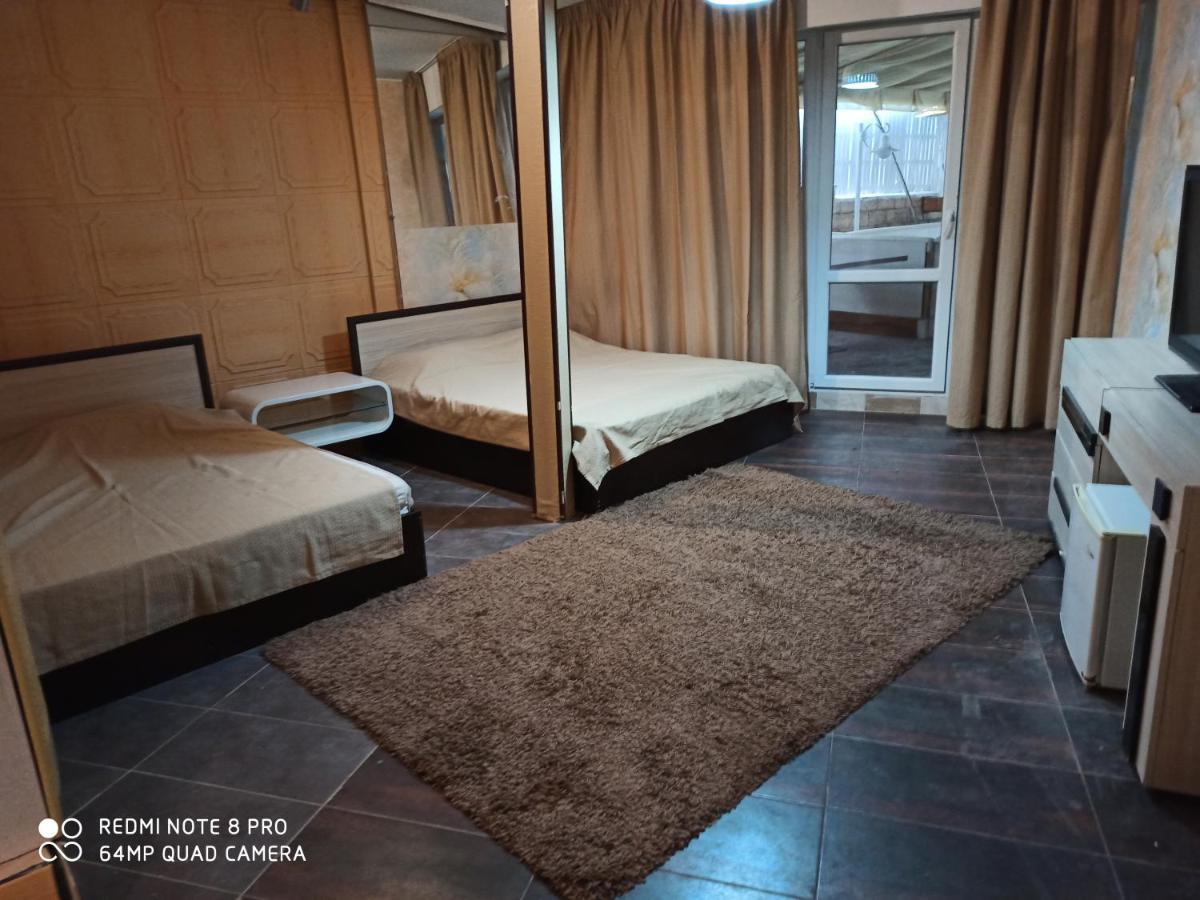 Danita Apartments & Diva Restaurant Bbq&Pool Bar Varna Extérieur photo