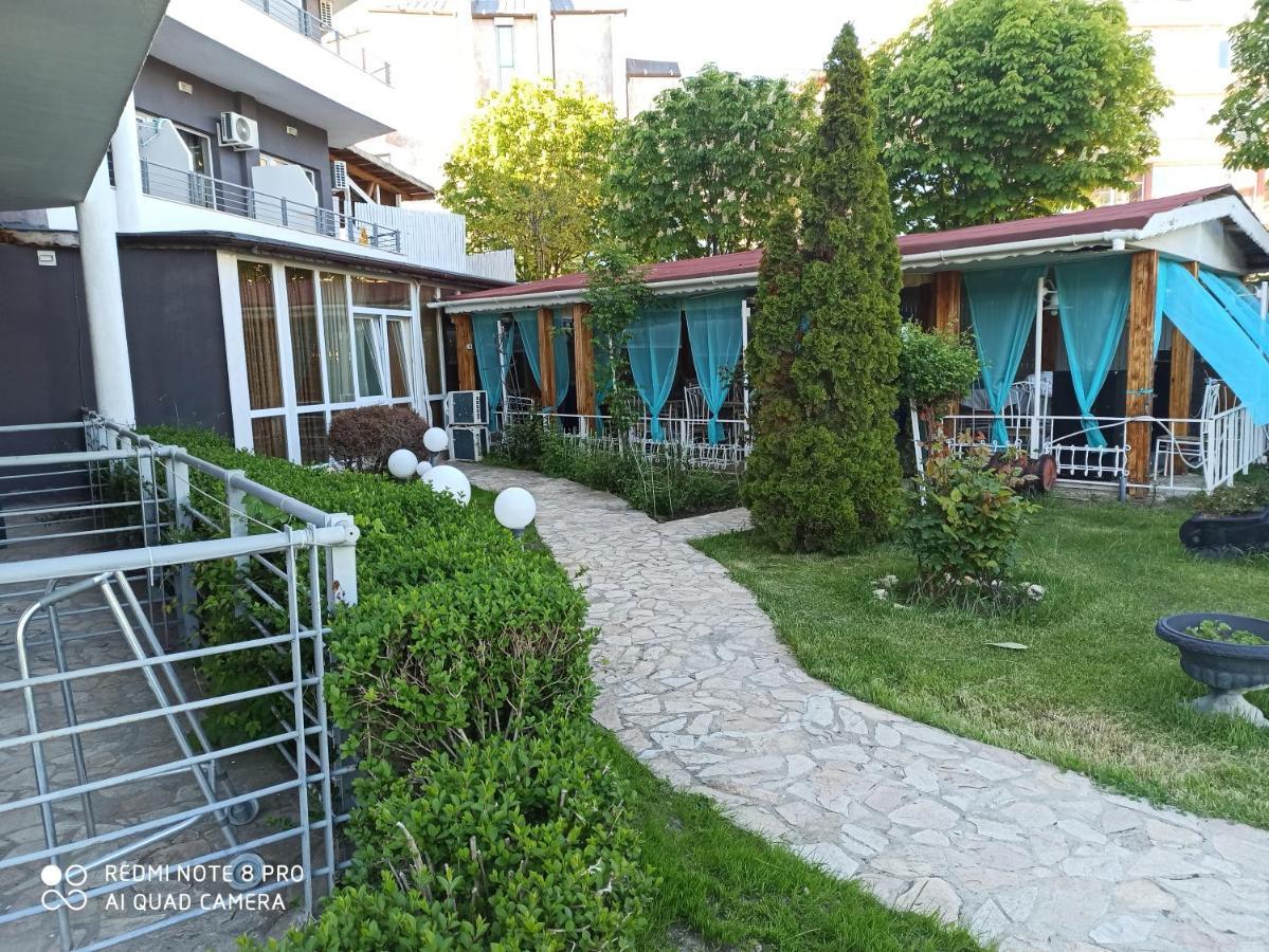 Danita Apartments & Diva Restaurant Bbq&Pool Bar Varna Extérieur photo
