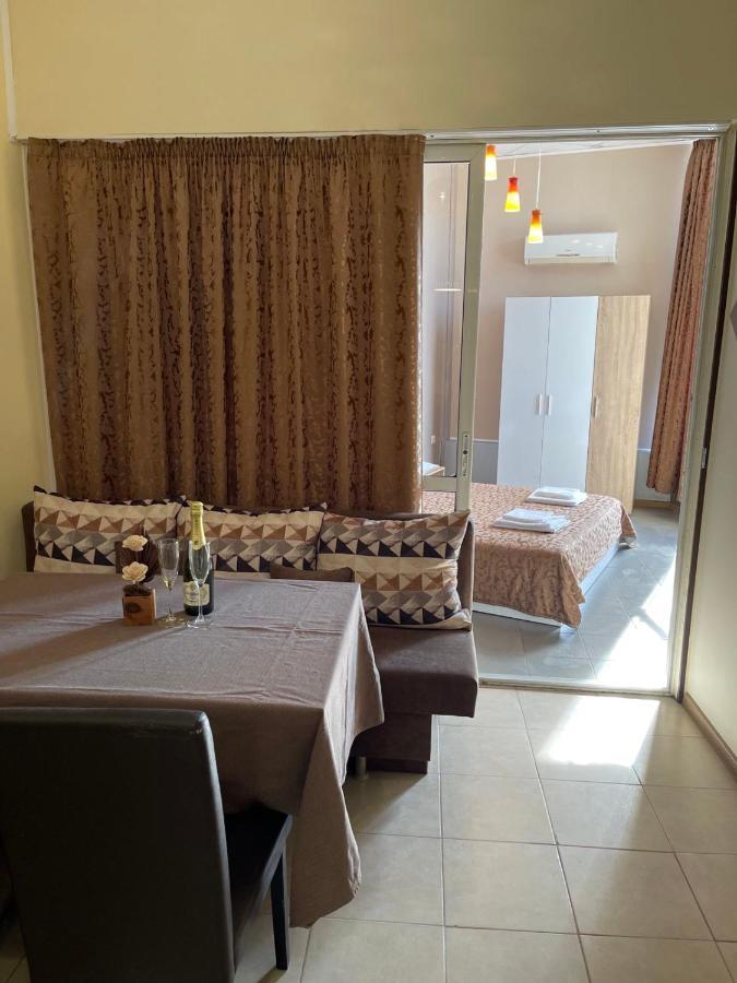 Danita Apartments & Diva Restaurant Bbq&Pool Bar Varna Extérieur photo