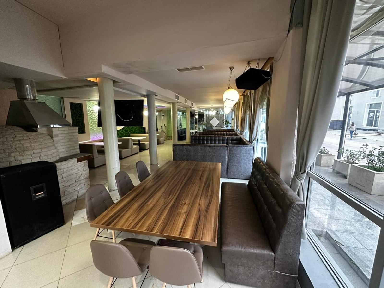 Danita Apartments & Diva Restaurant Bbq&Pool Bar Varna Extérieur photo
